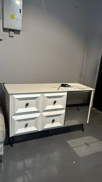 Elva Chest Of Drawers(Outlet)