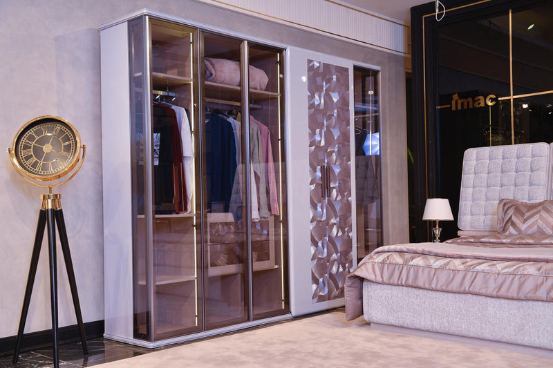Lindell Wardrobe from the Lindell collection, view 3