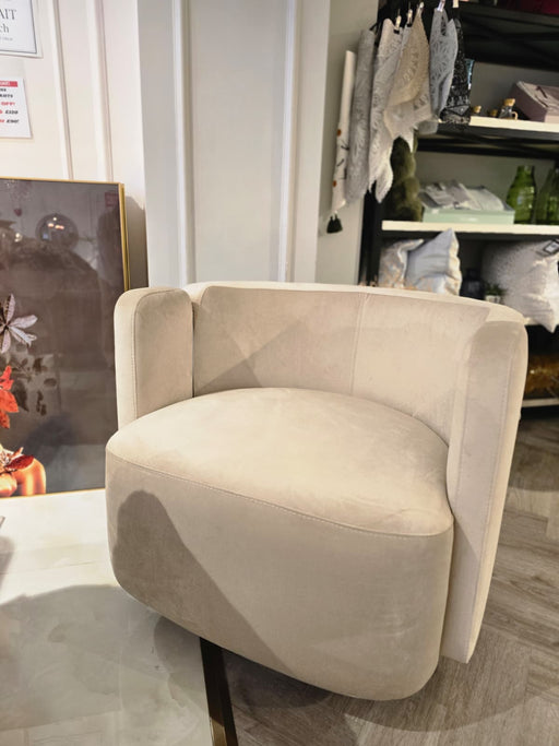 Atmacha Home And Living outlet Armchair / Cream / Chrome Ex Display Gilletti Armchair