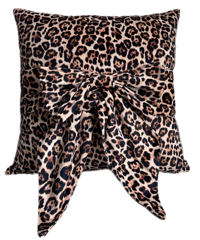 Atmacha Home & Living Cushion 45x45 cm / Assorted PAUL MONEYPENNY LEOPARD SPOT WITH BOW  45x45 cm
