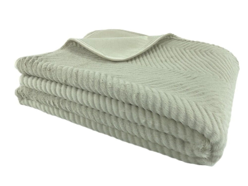 Atmacha Home & Living Throw 130x170 cm / Cream CHEVRON FAUX FUR THROW PIPED CREAM / 130x170 cm