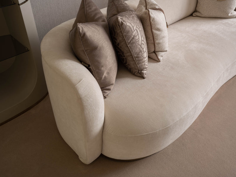 Caelbourne Sofa